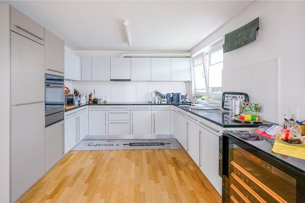 Einzigartige und aussergewöhnliche 1.5 Zimmer-Maisonettewohnung in ehemaligem Druckereigebäude 6