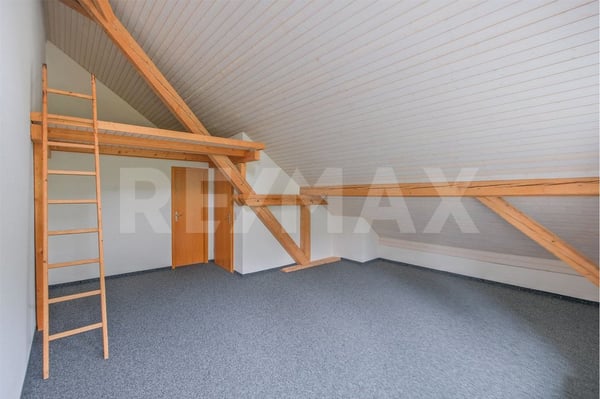 1.5 Zimmer-Einfamilienhaus an idyllischer Lage 8