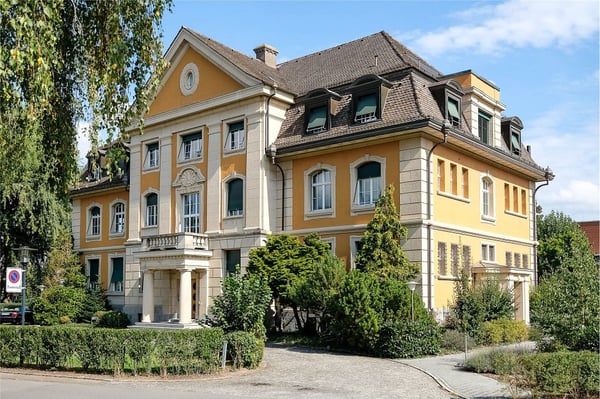 Vielseitig nutzbare Büro- oder Praxisflächen in repräsentativem Gebäude zu vermieten! 13