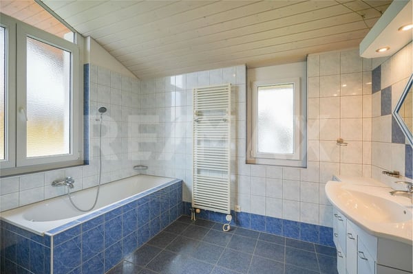 Freistehendes Haus mit Renovationsbedarf - viel Platz für Wohnen/Arbeiten oder Hobby 5