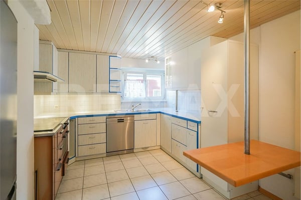 Freistehendes Haus mit Renovationsbedarf - viel Platz für Wohnen/Arbeiten oder Hobby 4