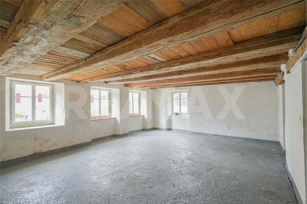 Freistehendes Haus mit Renovationsbedarf - viel Platz für Wohnen/Arbeiten oder Hobby 11