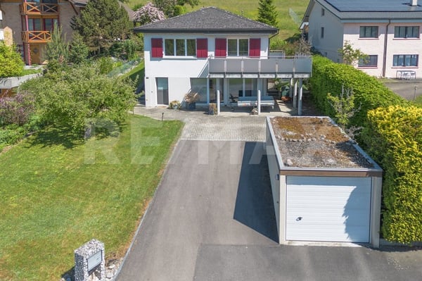 5 Zimmer-Einfamilienhaus mit gedeckter Pergola und Wintergarten 4