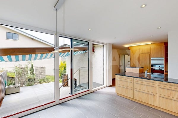 5 Zimmer-Einfamilienhaus mit gedeckter Pergola und Wintergarten 8