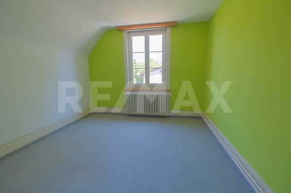 Freistehendes 4.5 Zimmer-Haus mit vielseitigem Nebengebäude 7