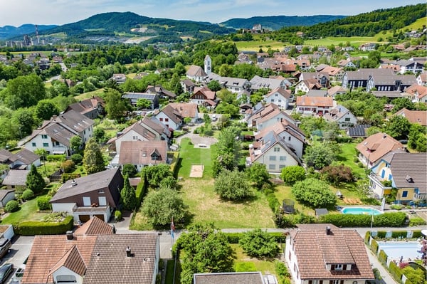 697 m² grosses Grundstück an sehr ruhiger Lage in Möriken 2