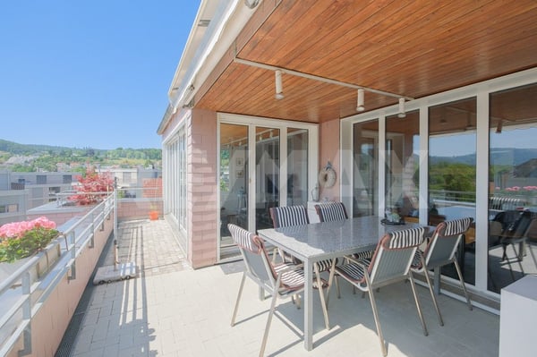 Sonnig, grosszügig, zentrumsnah 4.5 Zimmer-Dachmaisonette 2