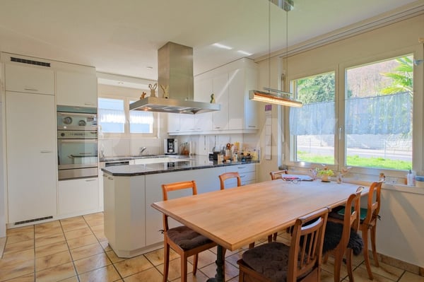 Freistehendes 5.5 Zimmer-Einfamilienhaus mit grossem Garten und Doppelgarage 5