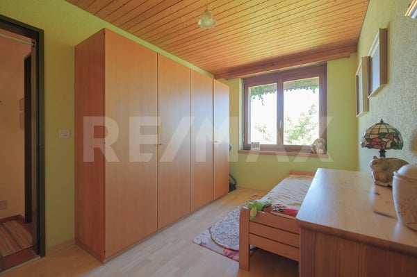 Grosszügige Dachmaisonette-Wohnung am Bauzonenrand 9