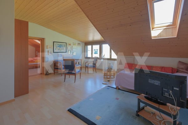 Grosszügige Dachmaisonette-Wohnung am Bauzonenrand 11