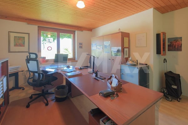 Grosszügige Dachmaisonette-Wohnung am Bauzonenrand 8