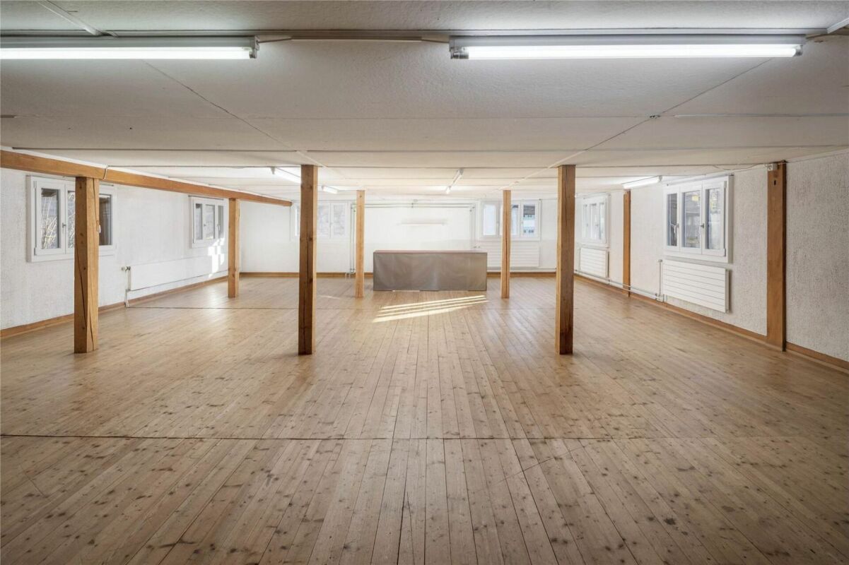 Spacious commercial property with potential