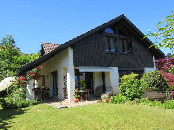 Attraktives Einfamilienhaus mit gepflegter Umgebung 4