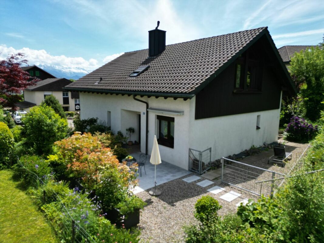 Attraktives Einfamilienhaus mit gepflegter Umgebung