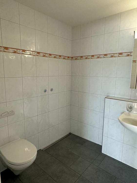 Grosszügige 2.5-Zimmer-Wohnung an ruhiger Lage 12