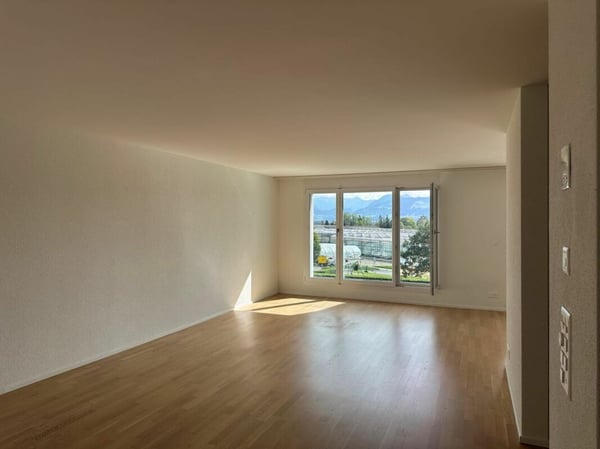 Grosszügige 2.5-Zimmer-Wohnung an ruhiger Lage 1