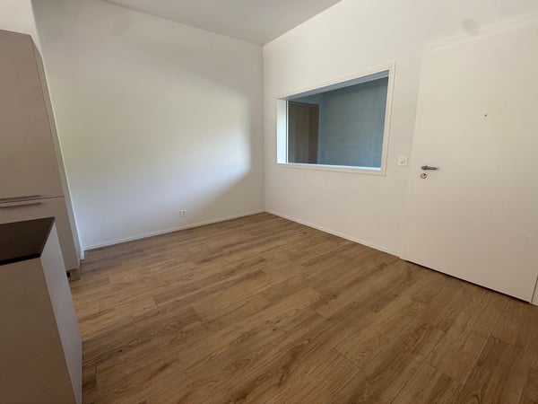 05583 - Appart. 3½ PCES - IMP. CHAMP-RIOND 8 - MATRAN 6