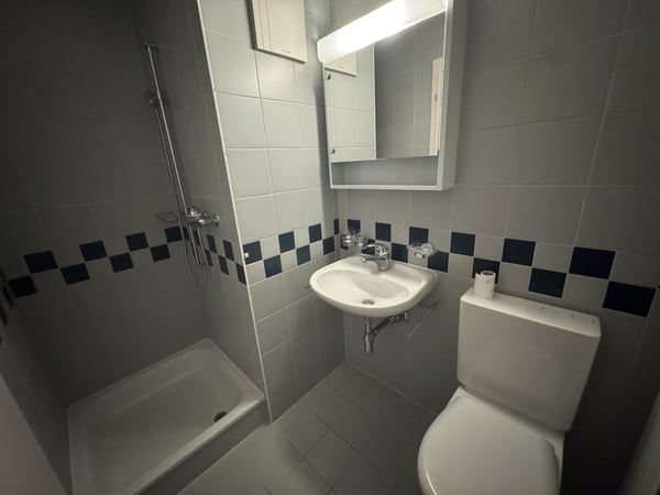02507 - Appart. 2½ PCES - RUE LOCARNO 2 - FRIBOURG 8