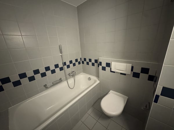 02507 - Appart. 2½ PCES - RUE LOCARNO 2 - FRIBOURG 7