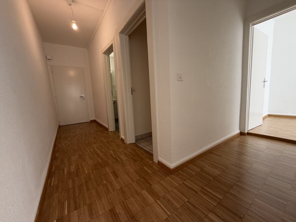 03865 - Appart. 2½ PCES - RUE NEUVEVILLE 33 - FRIBOURG 5