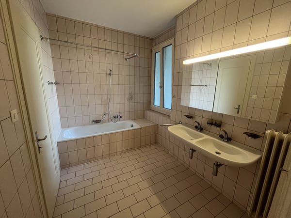 02259 - Surface commerciale - BD PEROLLES 31 - FRIBOURG 9
