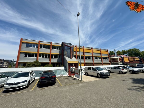 Surface mixte : commerciale et de stockage ! 1