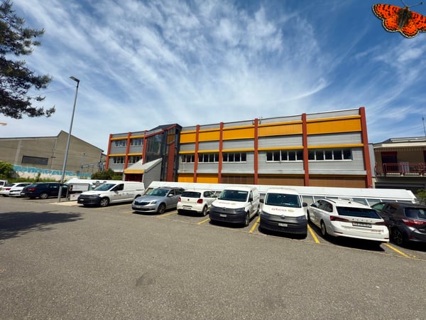 Surface administrative proche du centre-ville 1