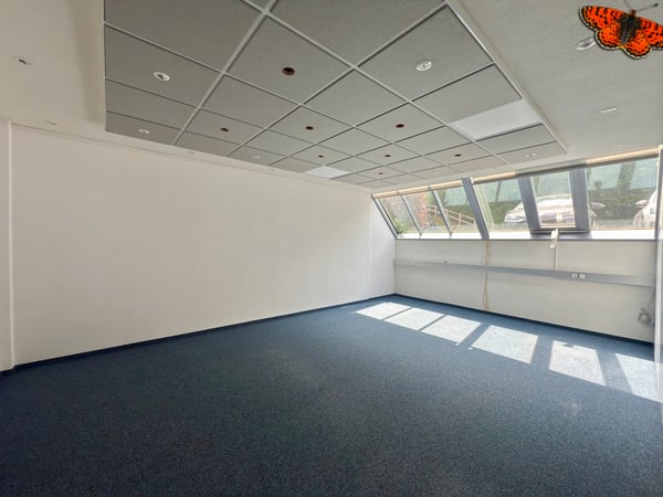 Surface administrative proche du centre-ville 3