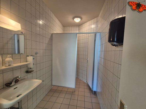 MAGNIFIQUE SURFACE COMMERCIALE DE 236m² 8