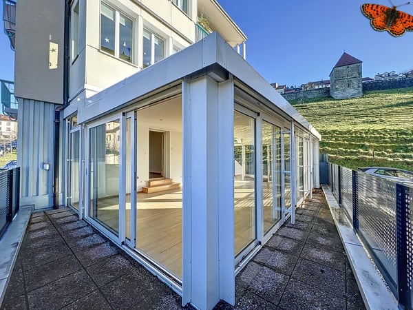 Lumineux 1½ pièces avec jardin d'hiver d'une surface totale de 128 m²! 1