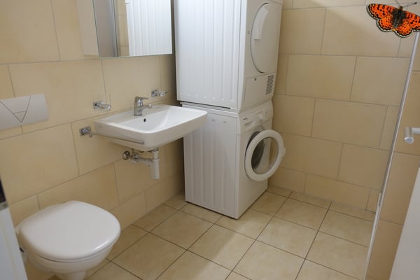 CHARMANT 1 ½ PIECES - Avec grand balcon et à deux pas de l'école ! 6