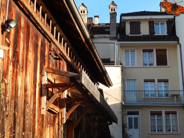 TRES JOLI 2 ½ PIECES MEUBLE - Centre de Charmey 5