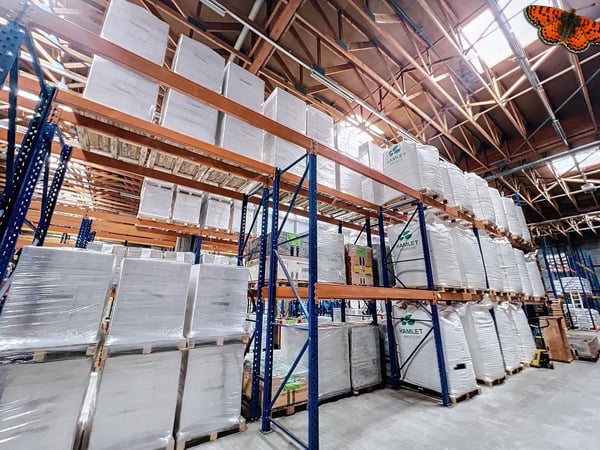 Entrepôt divisible de 1'730 m² à proximité des axes autoroutiers 7