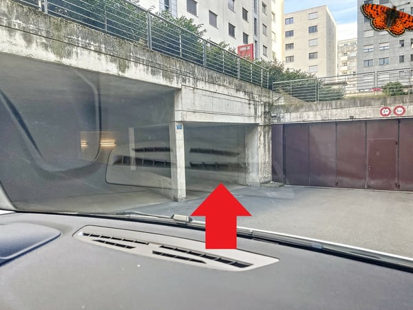 FRIBOURG - Place de parc voiture intérieure 4