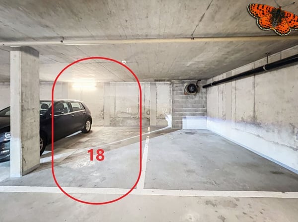 FRIBOURG - Place de parc voiture intérieure 1