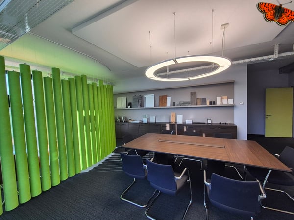 OPPORTUNITE - GRANDS BUREAUX A LOUER - BULLE 12