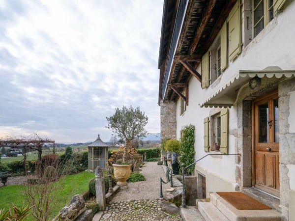 Villa atypique - Genolier 2