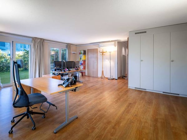 Local commercial d'exception avec jardin privatif 6