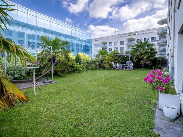 Local commercial d'exception avec jardin privatif 9