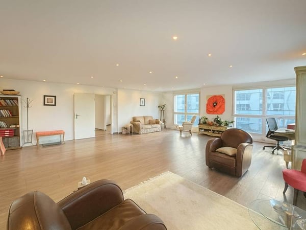 Spacieux et lumineux bureau dans les hauts de Nyon 2