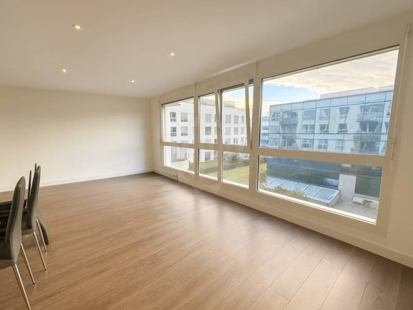 Spacieux et lumineux bureau dans les hauts de Nyon 5