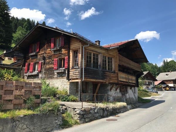 Einzelchalet mit 5,5 Zimmern + Anbau 1