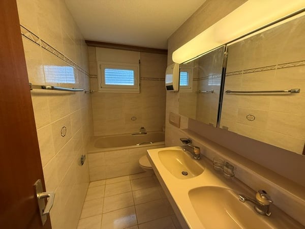 Spacieux appartement de 5.5 pièces à Savigny 8