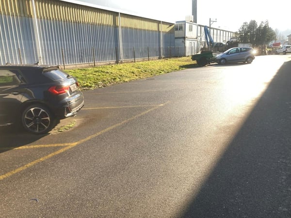 A louer à la zone industrielle de Bex, halle artisanale de 360 m2 au sol. 4