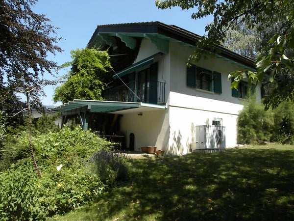 Charmante maison individuelle de 6.5 pièces à Bex 1