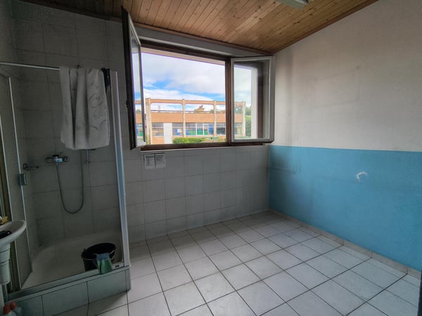 Local commercial au rez 10