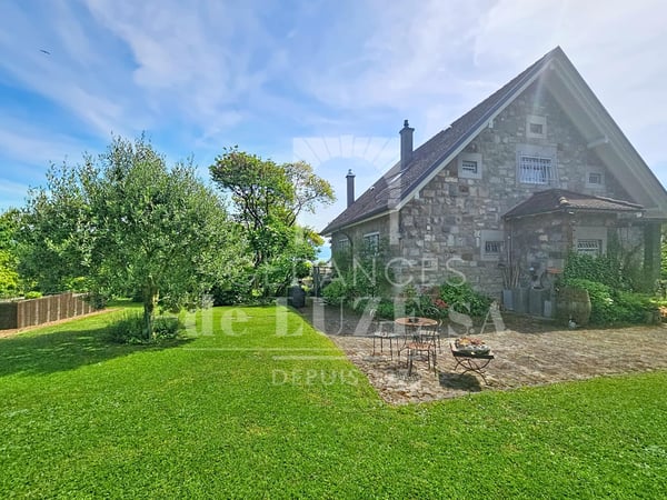 Situation premium : Villa avec vue lac, piscine naturelle et vaste jardin intimiste 7
