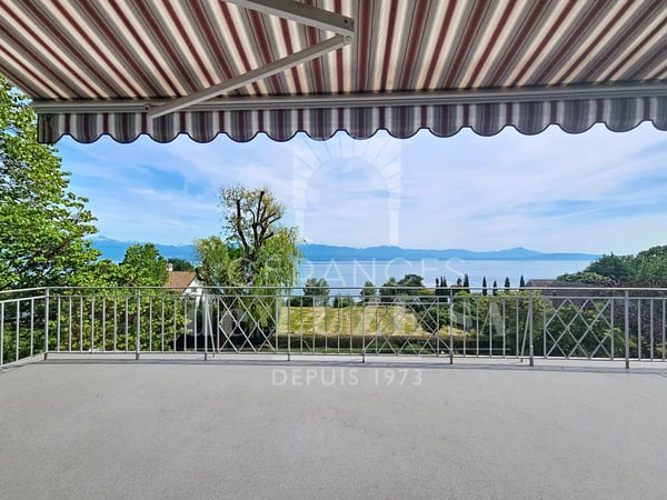 Situation premium : Villa avec vue lac, piscine naturelle et vaste jardin intimiste 11