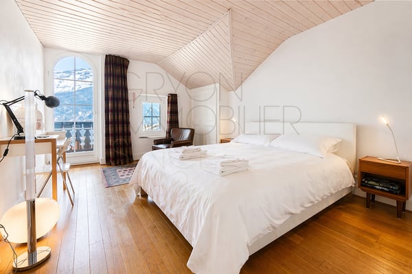 Appartement sous les toits à Gryon avec balcon et vue alpine 1