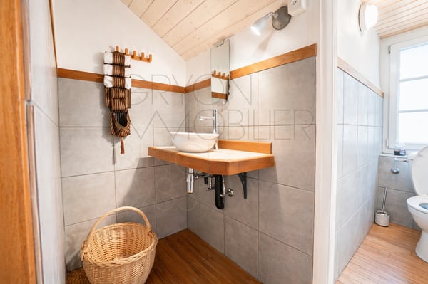 Appartement sous les toits à Gryon avec balcon et vue alpine 6
